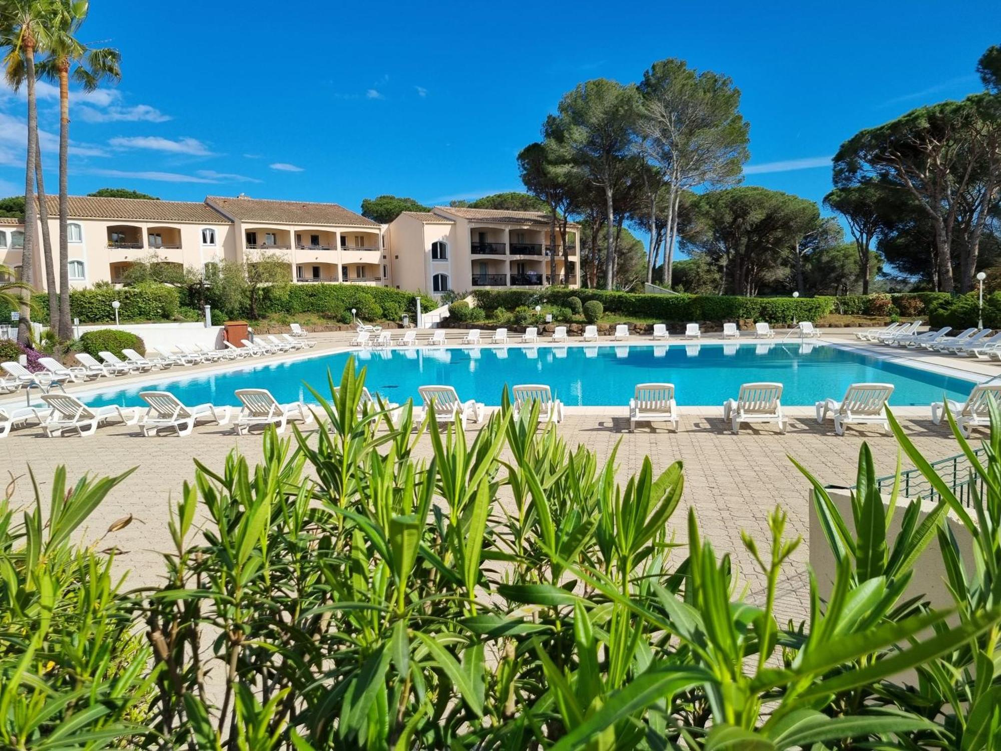 Studio 4P Vue Piscine St Raphael Valescure - Au Coeur Des Golfs Saint-Raphael (Var) Exterior foto